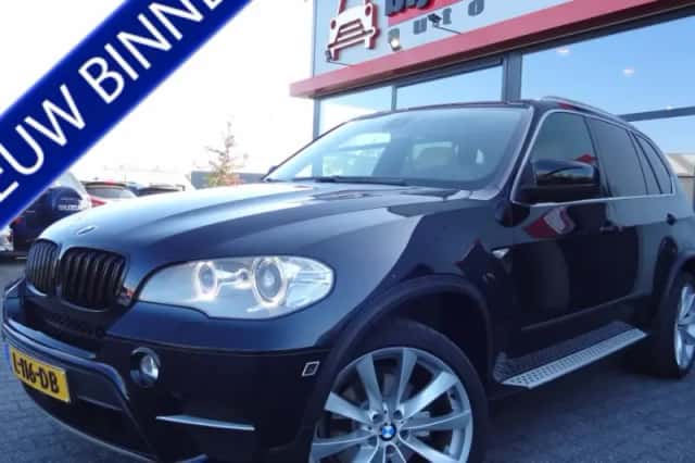 BMW X5 (2010) thumbnail 1
