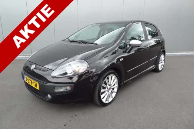 Fiat Punto (2010) thumbnail 2