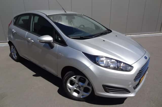 Ford Fiesta (2014) thumbnail 3