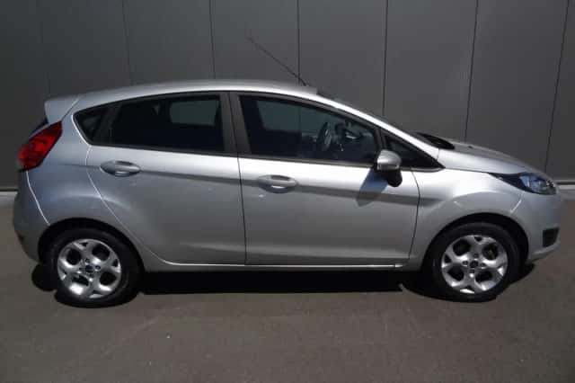 Ford Fiesta (2014) thumbnail 4
