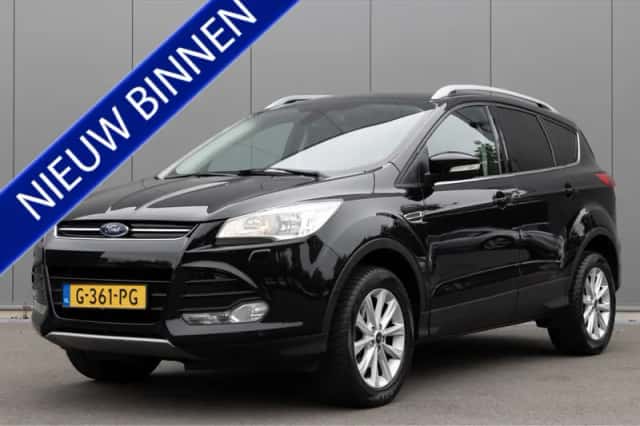 Ford Kuga (2015) thumbnail 2