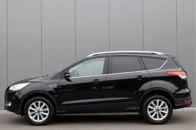 Ford Kuga (2015) thumbnail 3