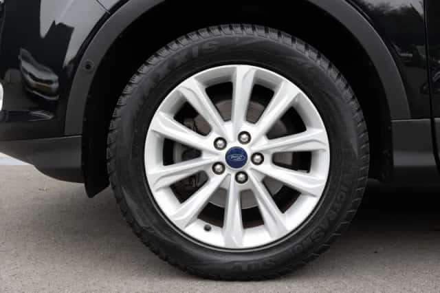 Ford Kuga (2015) thumbnail 5