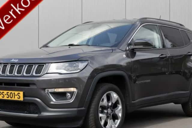 Jeep Compass (2017) thumbnail 1
