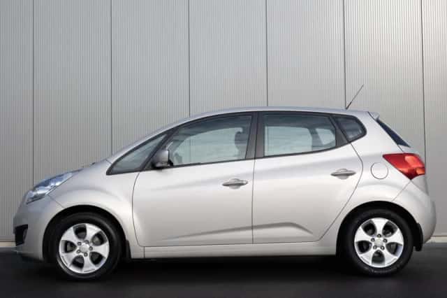Kia Venga (2010) thumbnail 3
