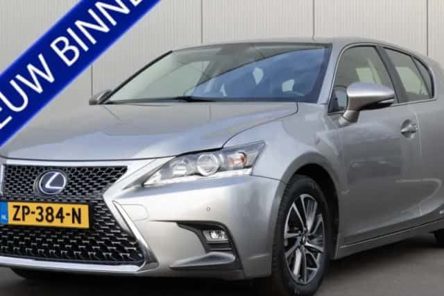 Lexus CT (2018) thumbnail 1