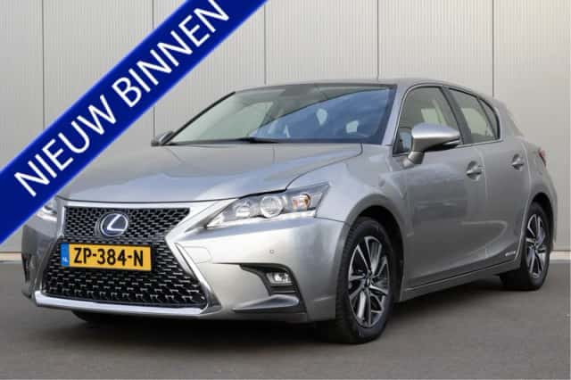Lexus CT (2018) thumbnail 2