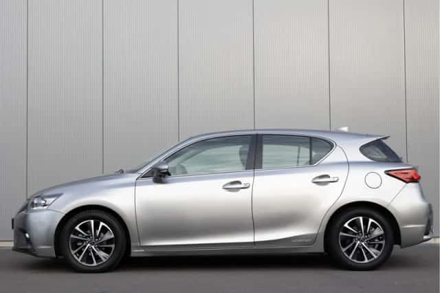Lexus CT (2018) thumbnail 3