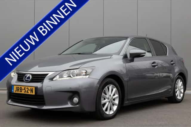 Lexus CT (2013) thumbnail 2