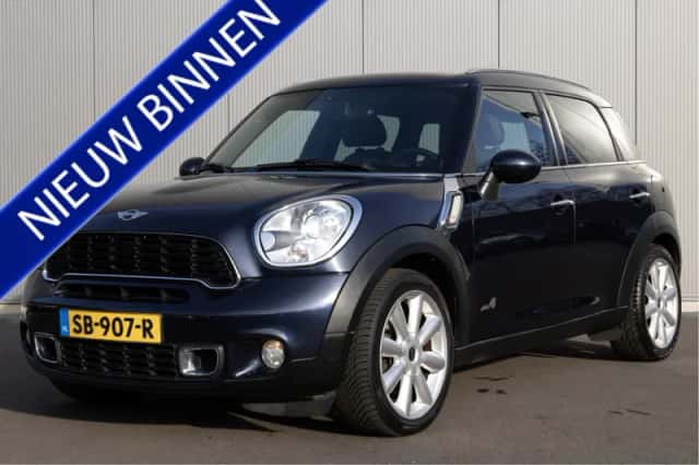MINI Countryman (2012) thumbnail 2
