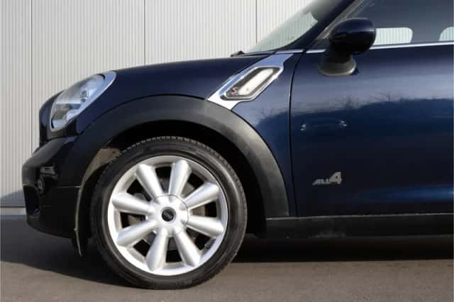 MINI Countryman (2012) thumbnail 4