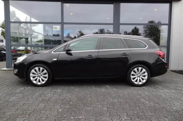 Opel Astra (2011) thumbnail 5