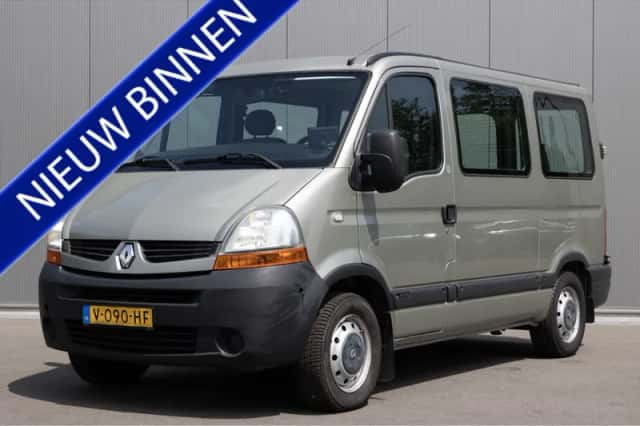 Renault Master (2011) thumbnail 2