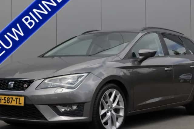 SEAT Leon (2015) thumbnail 1