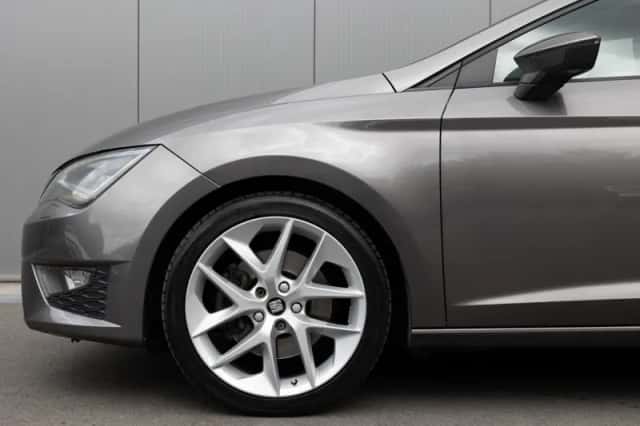 SEAT Leon (2015) thumbnail 4
