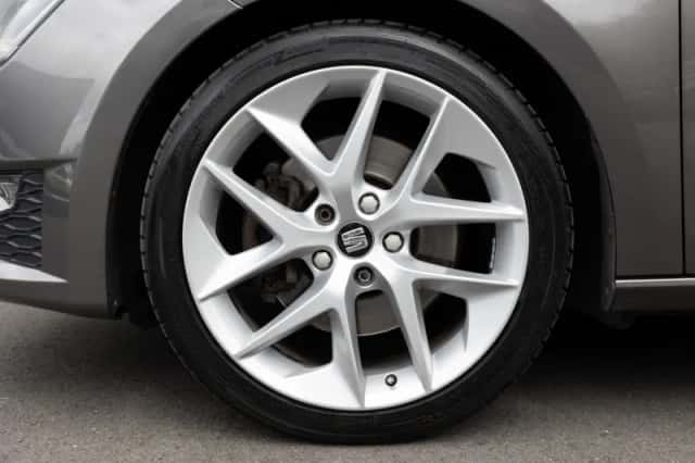 SEAT Leon (2015) thumbnail 5