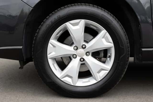 Subaru Forester (2016) thumbnail 5