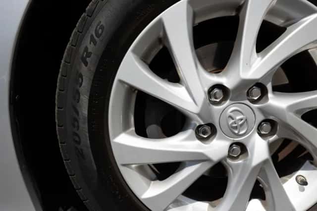 Toyota Auris (2017) thumbnail 6
