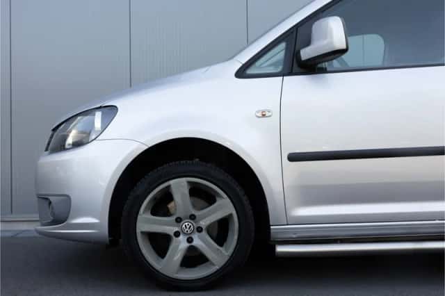 Volkswagen Caddy (2011) thumbnail 4