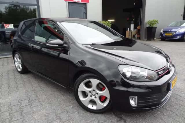 Volkswagen Golf (2010) thumbnail 3