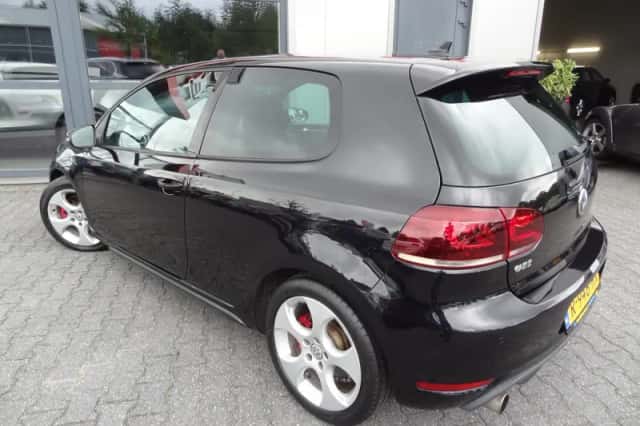 Volkswagen Golf (2010) thumbnail 6