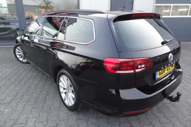 Volkswagen Passat (2019) thumbnail 6