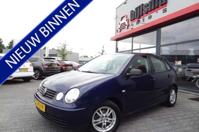 Volkswagen Polo (2005) thumbnail 2