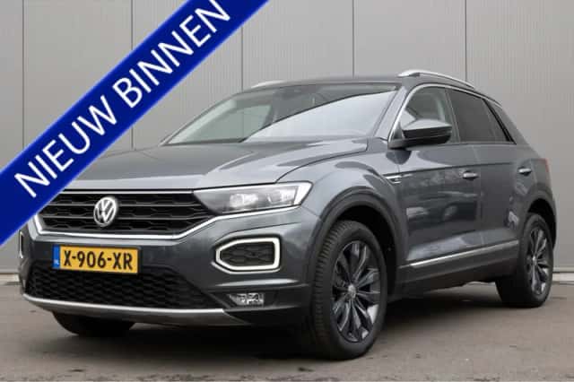 Volkswagen T-Roc (2019) thumbnail 2