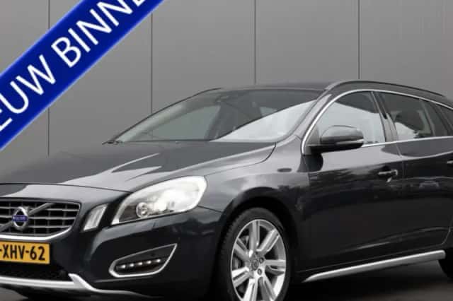 Volvo V60 (2011) thumbnail 1