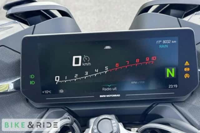BMW R (2024) thumbnail 5
