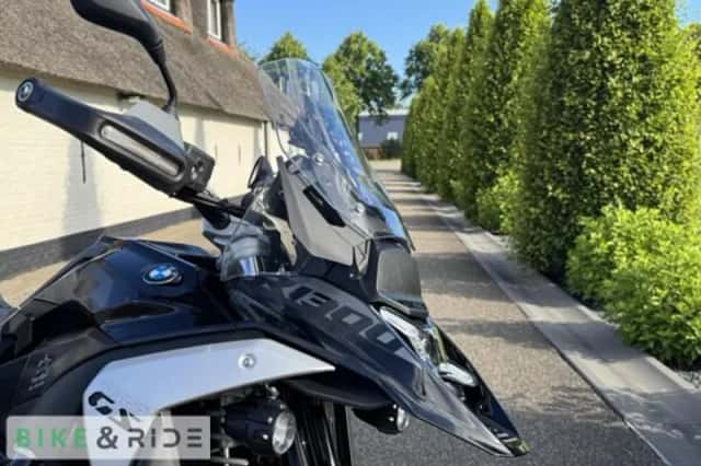 BMW R (2025) thumbnail 3