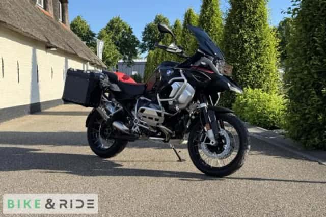 BMW R (2022) thumbnail 2