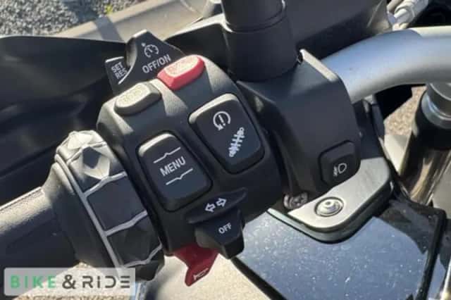 BMW R (2022) thumbnail 5