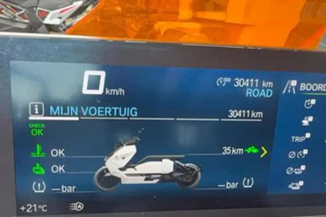 BMW CE (2022) thumbnail 6