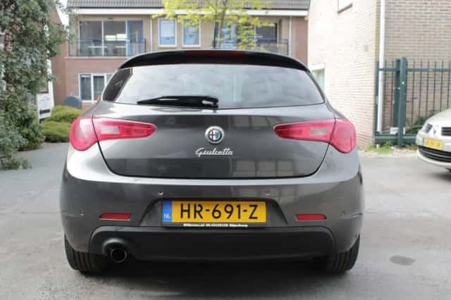 Alfa Romeo Giulietta (2013) thumbnail 5