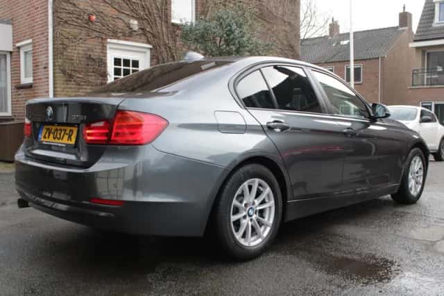 BMW 3-Serie (2013) thumbnail 6