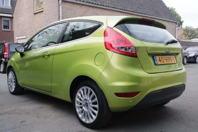 Ford Fiesta (2009) thumbnail 4