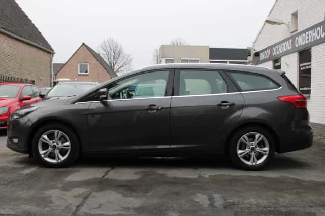 Ford Focus (2016) thumbnail 3