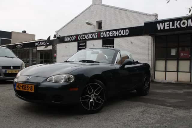 Mazda MX-5 (2005) thumbnail 2