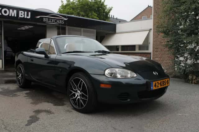 Mazda MX-5 (2005) thumbnail 4