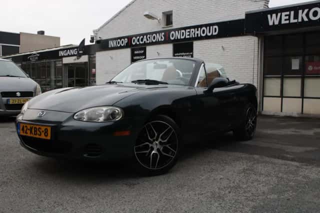 Mazda MX-5 (2005) thumbnail 5