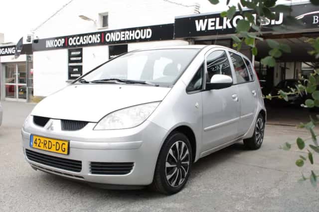 Mitsubishi Colt (2005) thumbnail 2