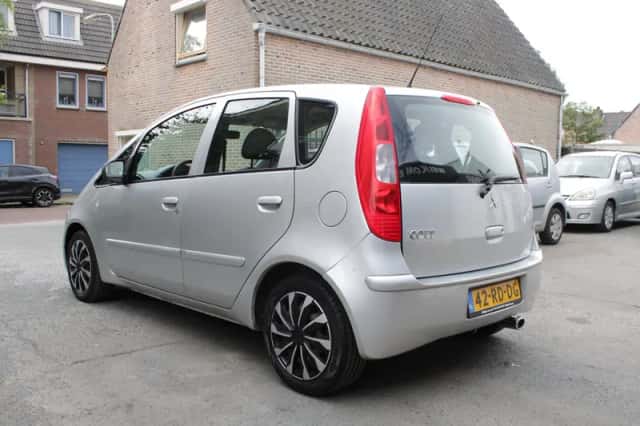 Mitsubishi Colt (2005) thumbnail 5