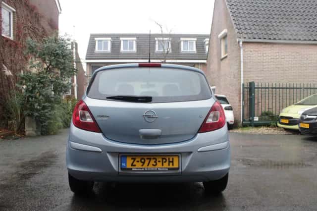 Opel Corsa (2008) thumbnail 5