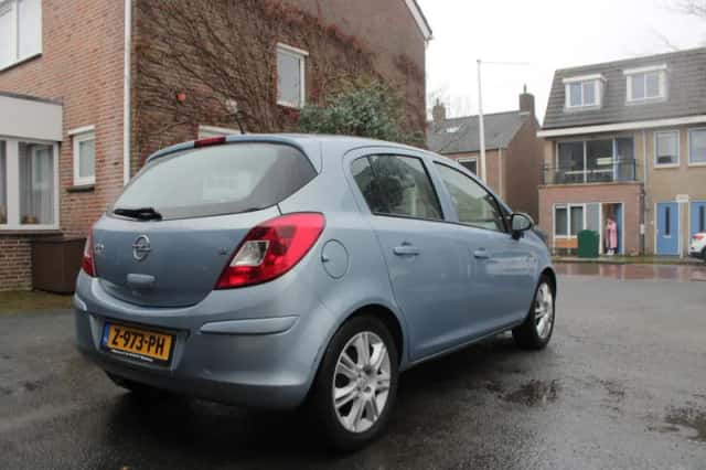 Opel Corsa (2008) thumbnail 6
