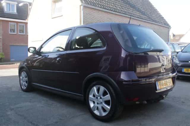 Opel Corsa (2006) thumbnail 5