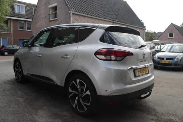 Renault Scénic (2016) thumbnail 4