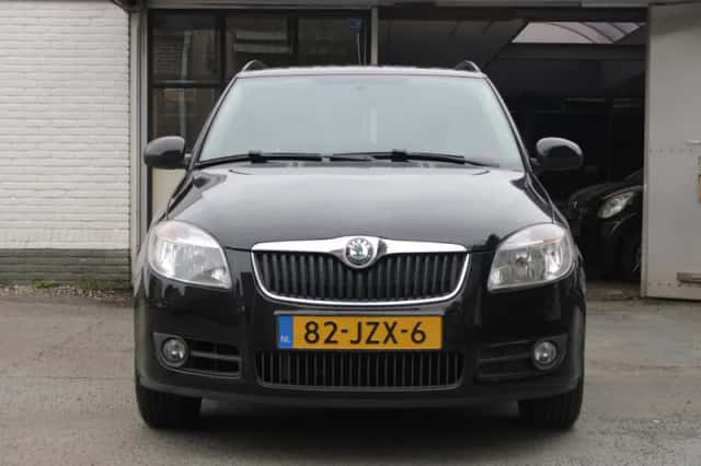 Škoda Fabia (2009) thumbnail 2