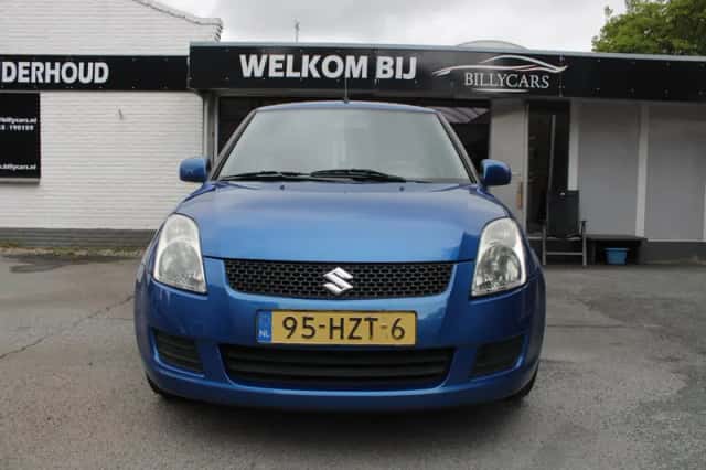 Suzuki Swift (2009) thumbnail 2