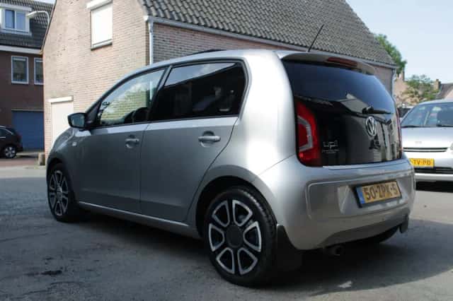 Volkswagen Up! (2013) thumbnail 4
